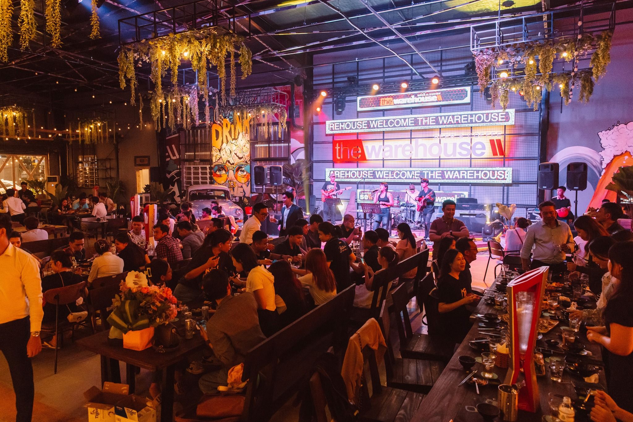 The Warehouse - 134A Lý Chính Thắng