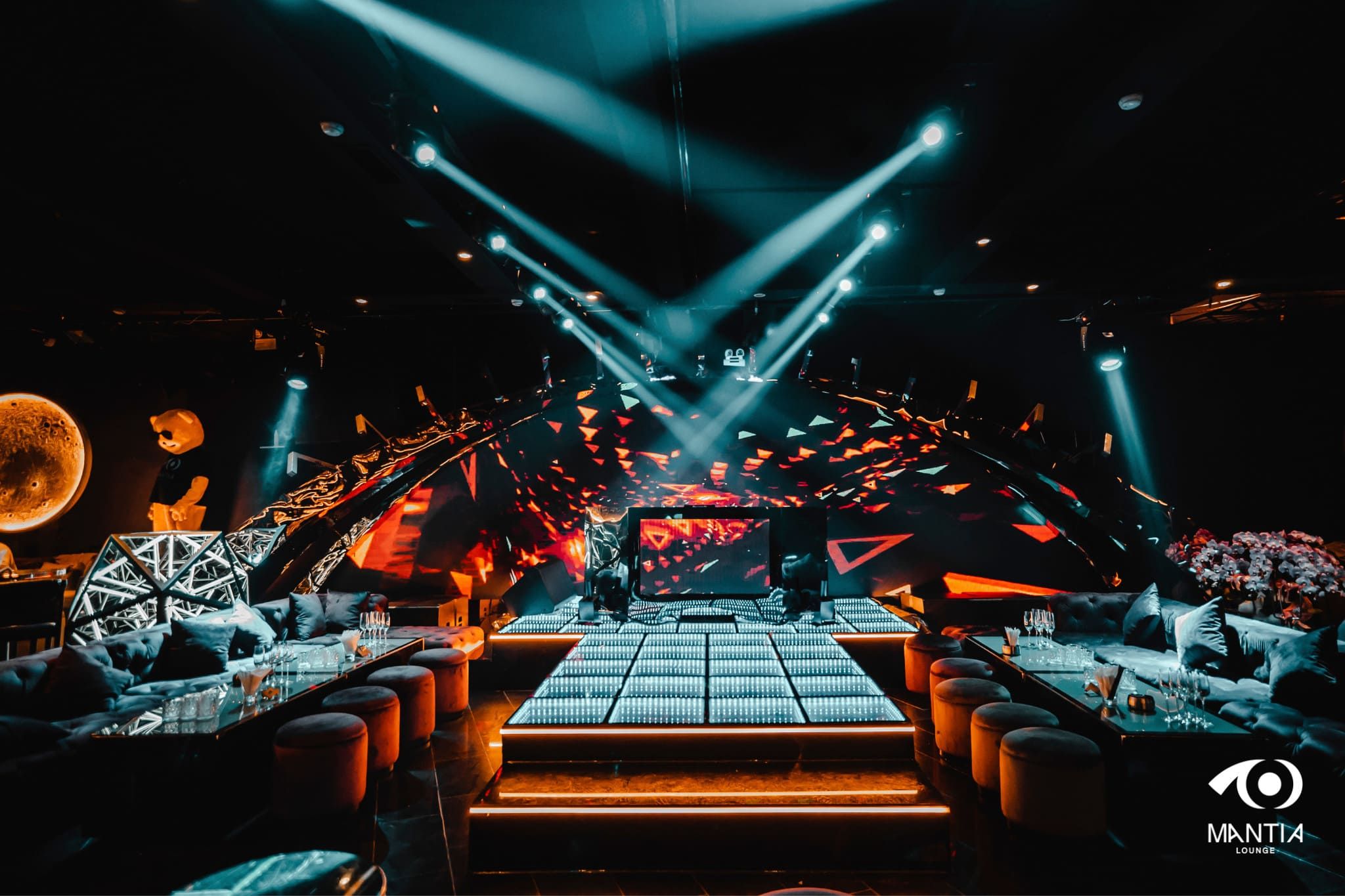 Mantia Lounge - 21 Ngô Đức Kế