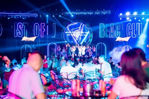 Bistro Fou Beach Club - Đường Kỳ Quan