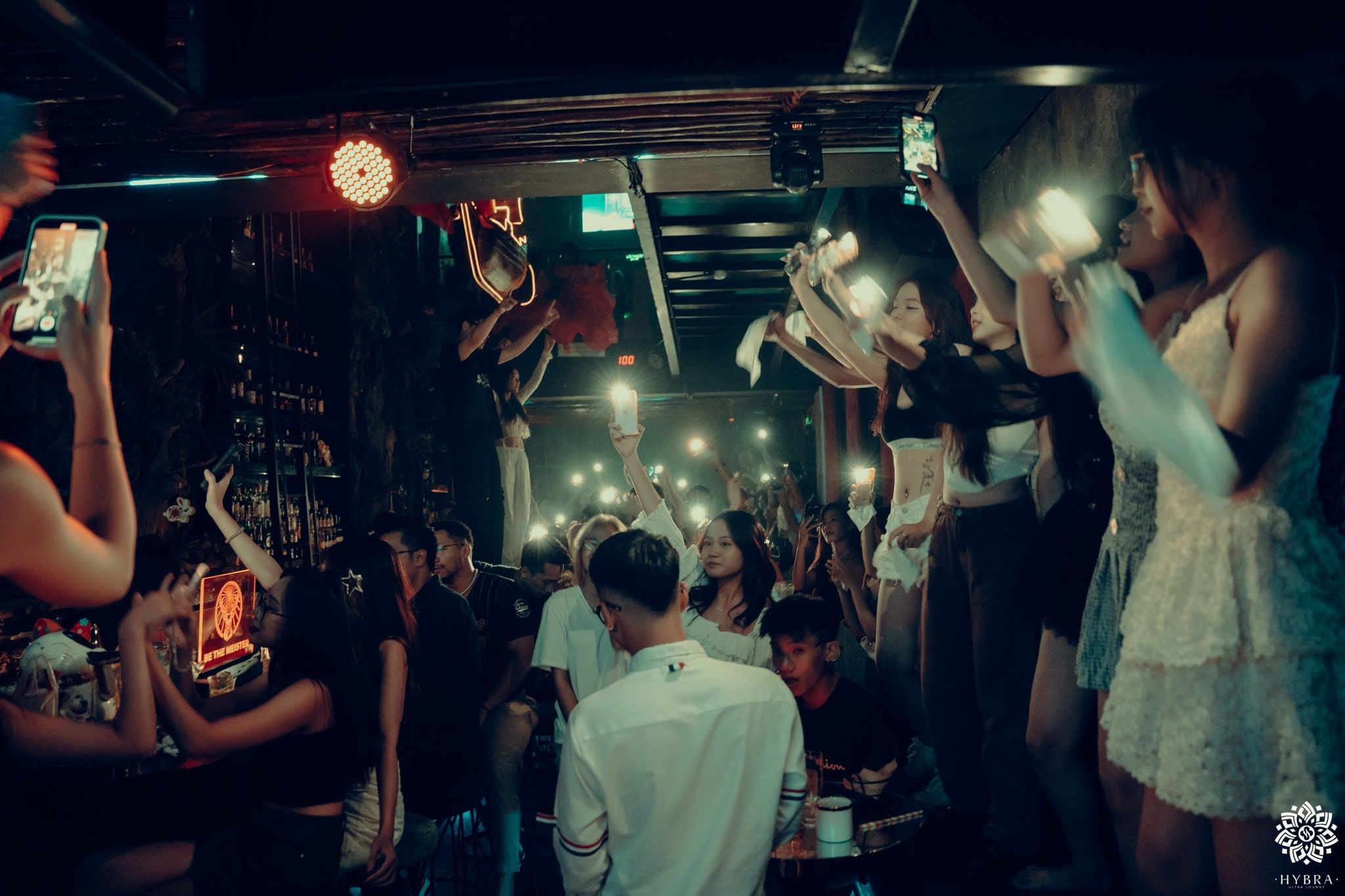 Hybra Ultra Lounge - 32 Mã Mây