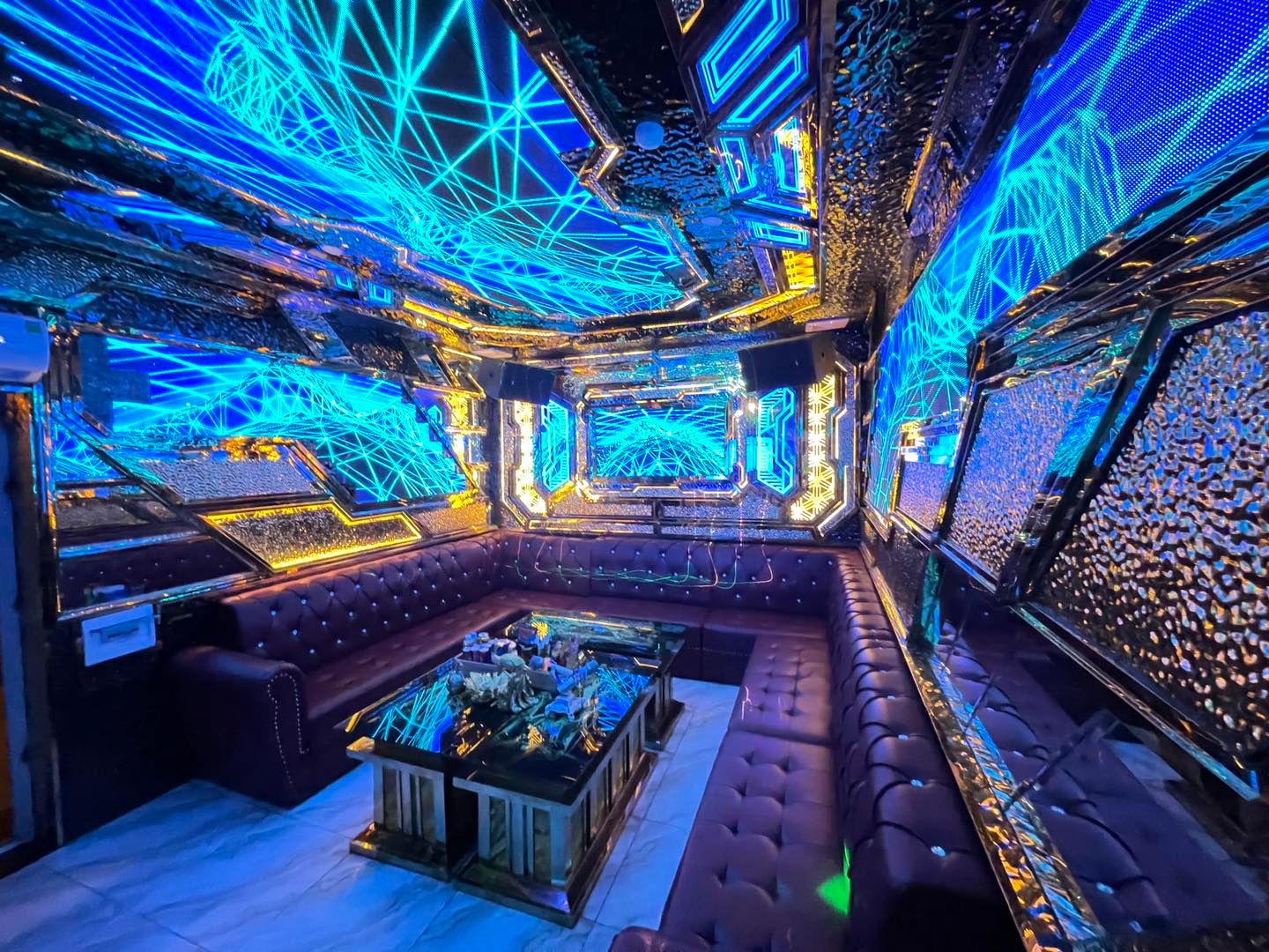 Karaoke Tình Ca - 85 Linh Đông