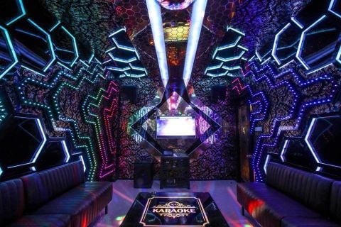 Karaoke King - 10 Hàm Nghi