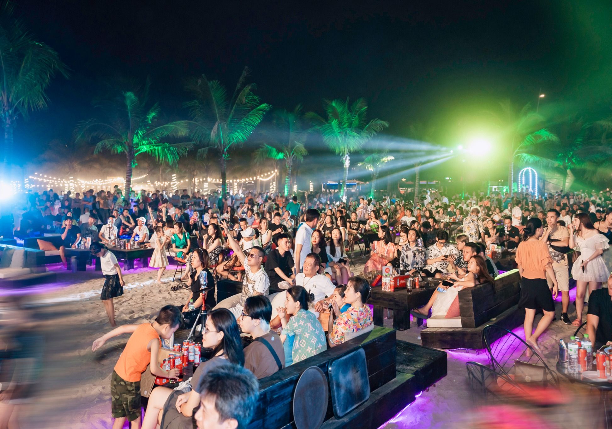 Bistro Fou Beach Club - Đường Kỳ Quan