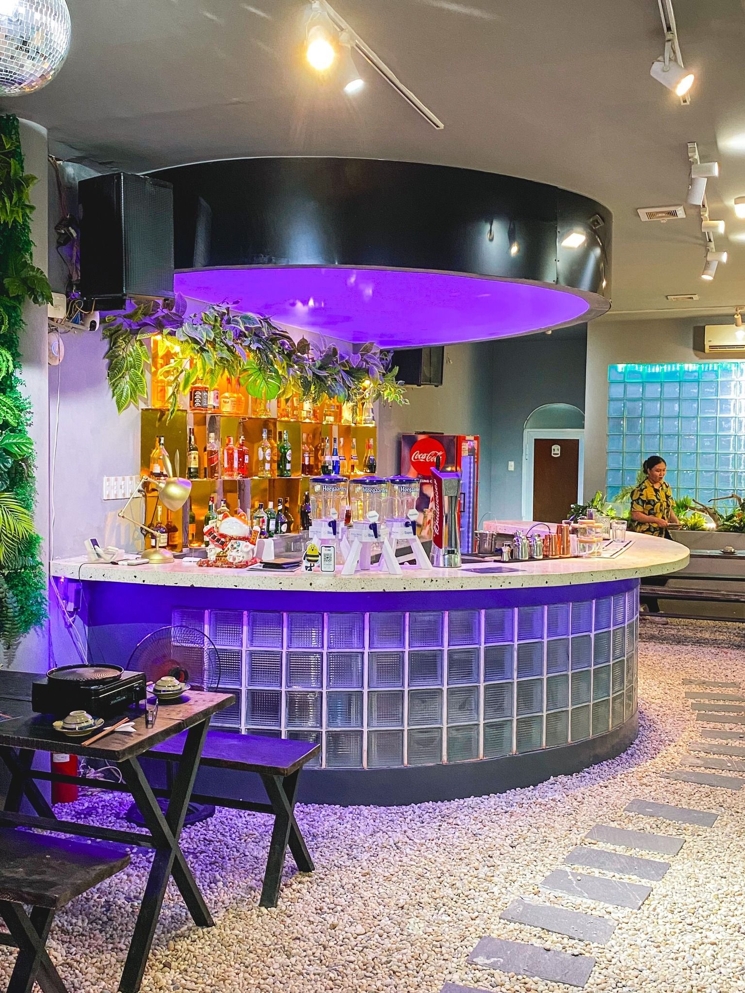 Xi Lounge - 114 Hồng Bàng