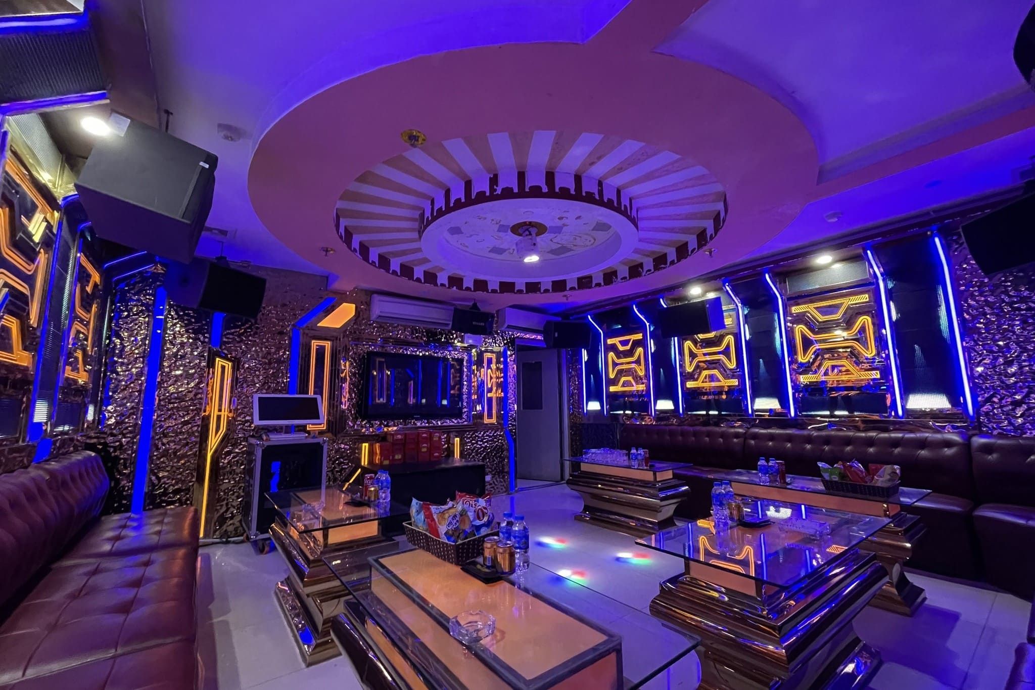 Karaoke Avenue - 54 Trần Thái Tông