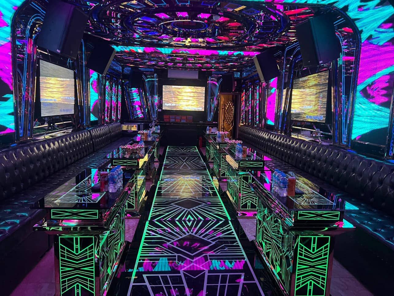 Karaoke Titan - 114 Trung Hòa