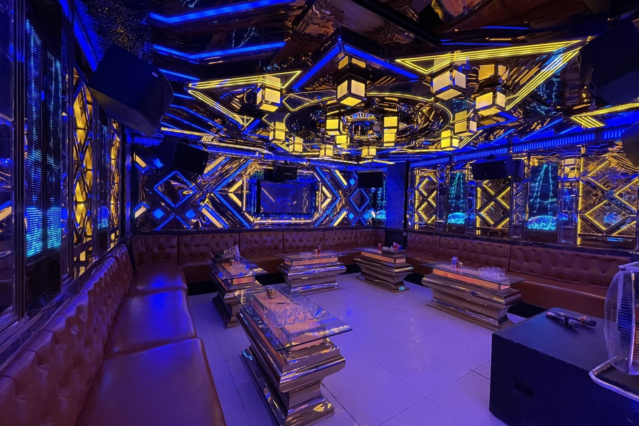 Karaoke Avenue - 54 Trần Thái Tông