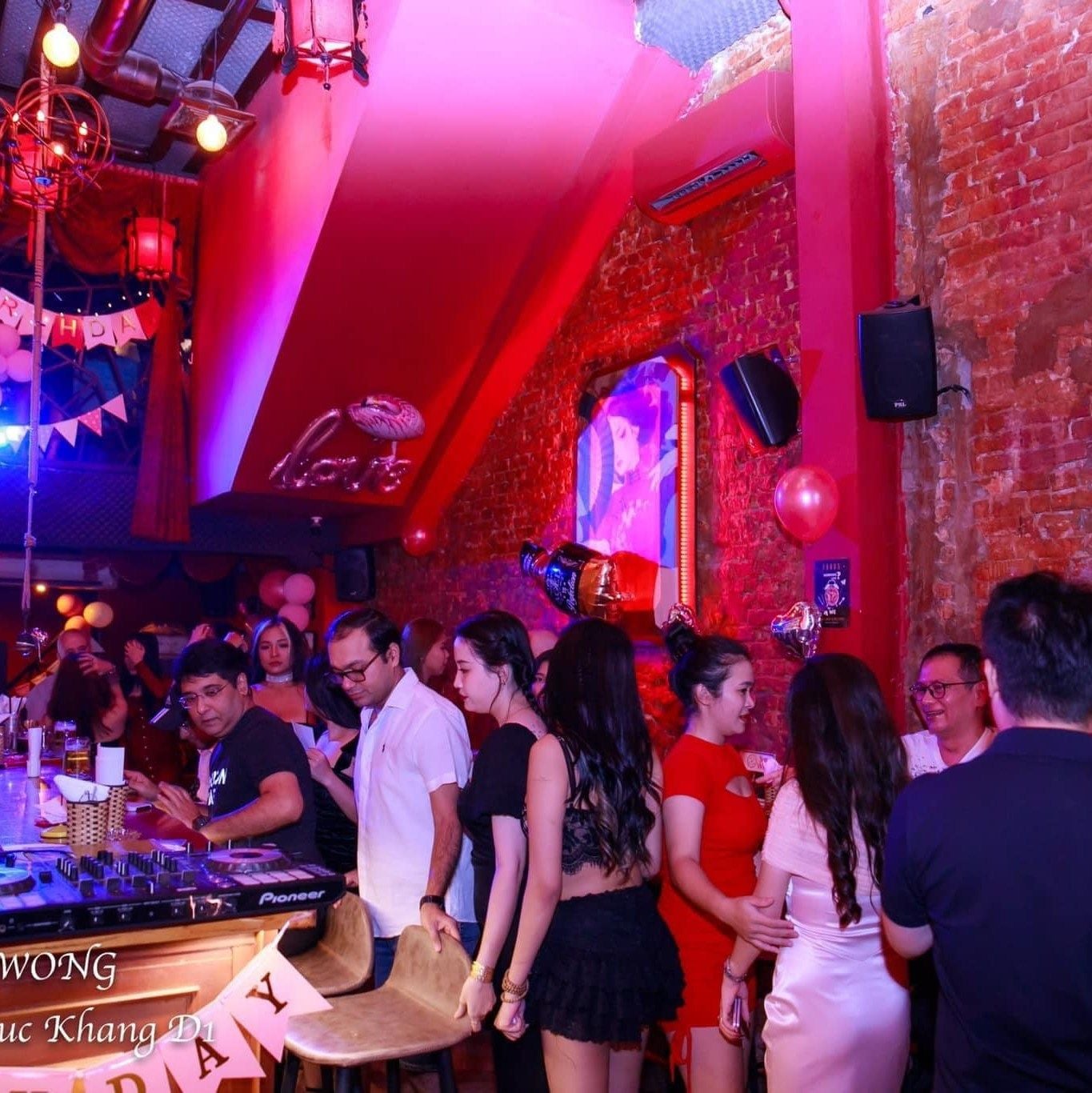 Heaven Bar & Lounge - 38 Huỳnh Thúc Kháng