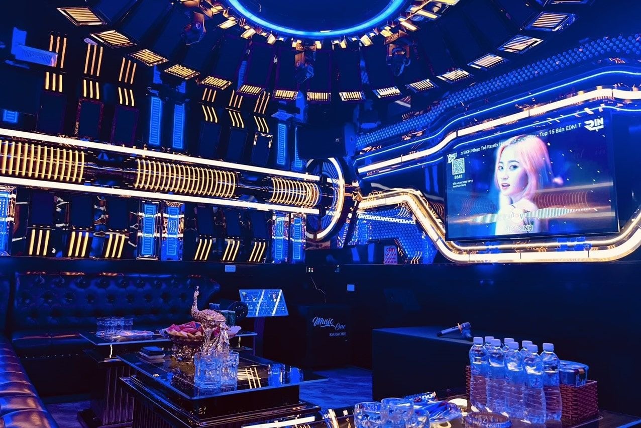 Karaoke Music One - 2 Đường 4C