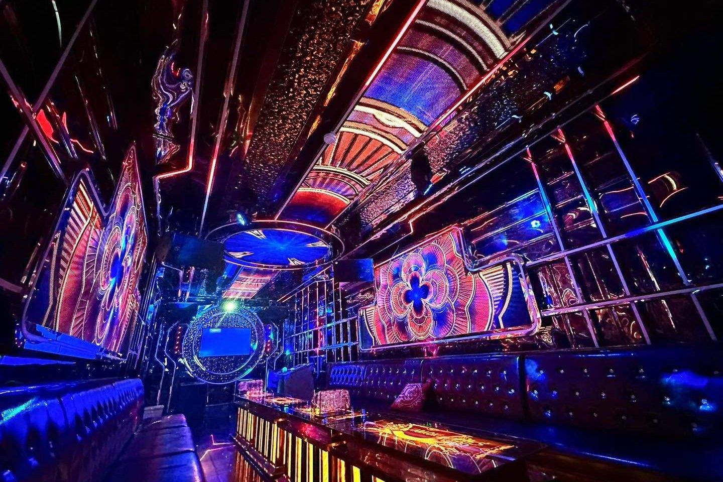 Karaoke Thanh Cần KTV - 108 Huỳnh Hữu Thống