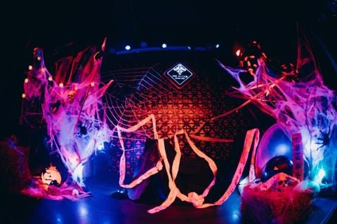 X Club & Lounge - 99 Trần Bình