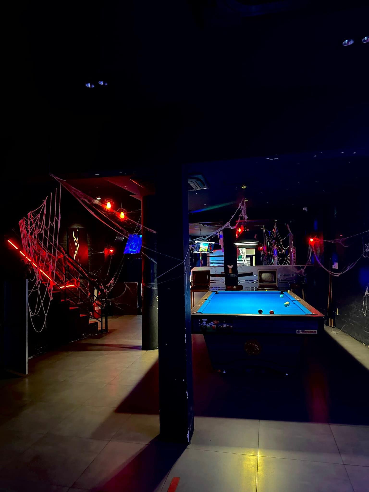 Maze Bar Darts & Pool - 143 Tôn Thất Đạm