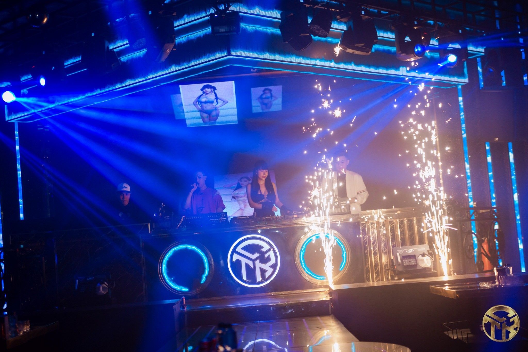 NEW TIPTOP Lounge & Bar - 7 Bồ Nâu