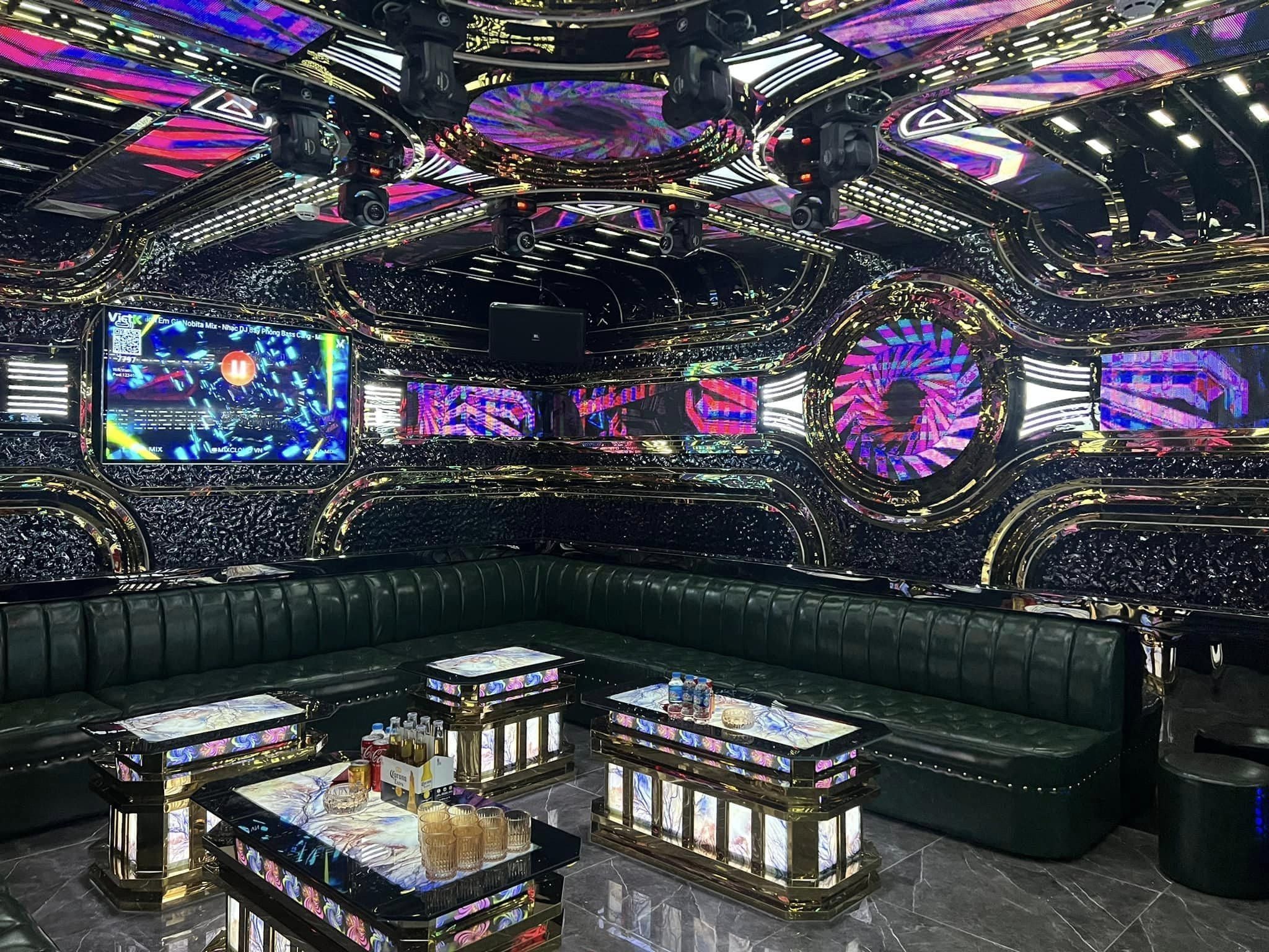 Karaoke Titan - 82 Trung Kính