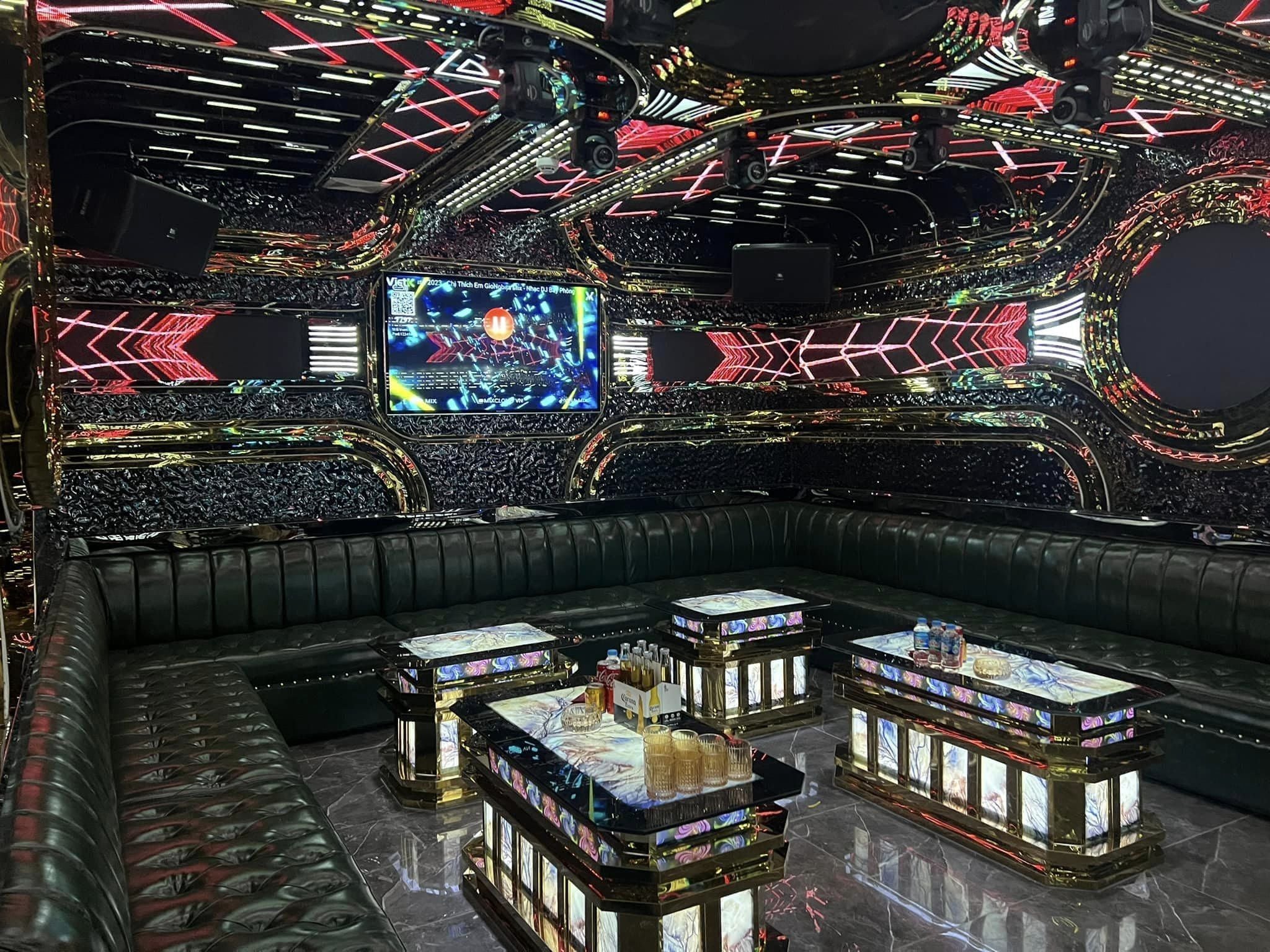 Karaoke Titan - 82 Trung Kính