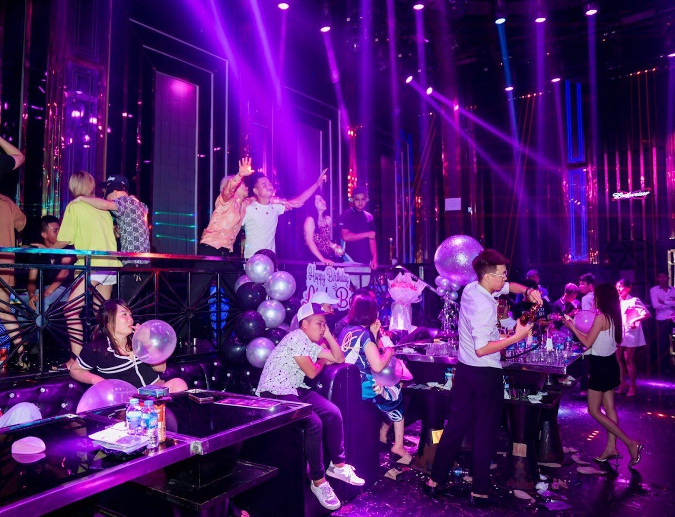 Sunshine Club - 336 Đường 351
