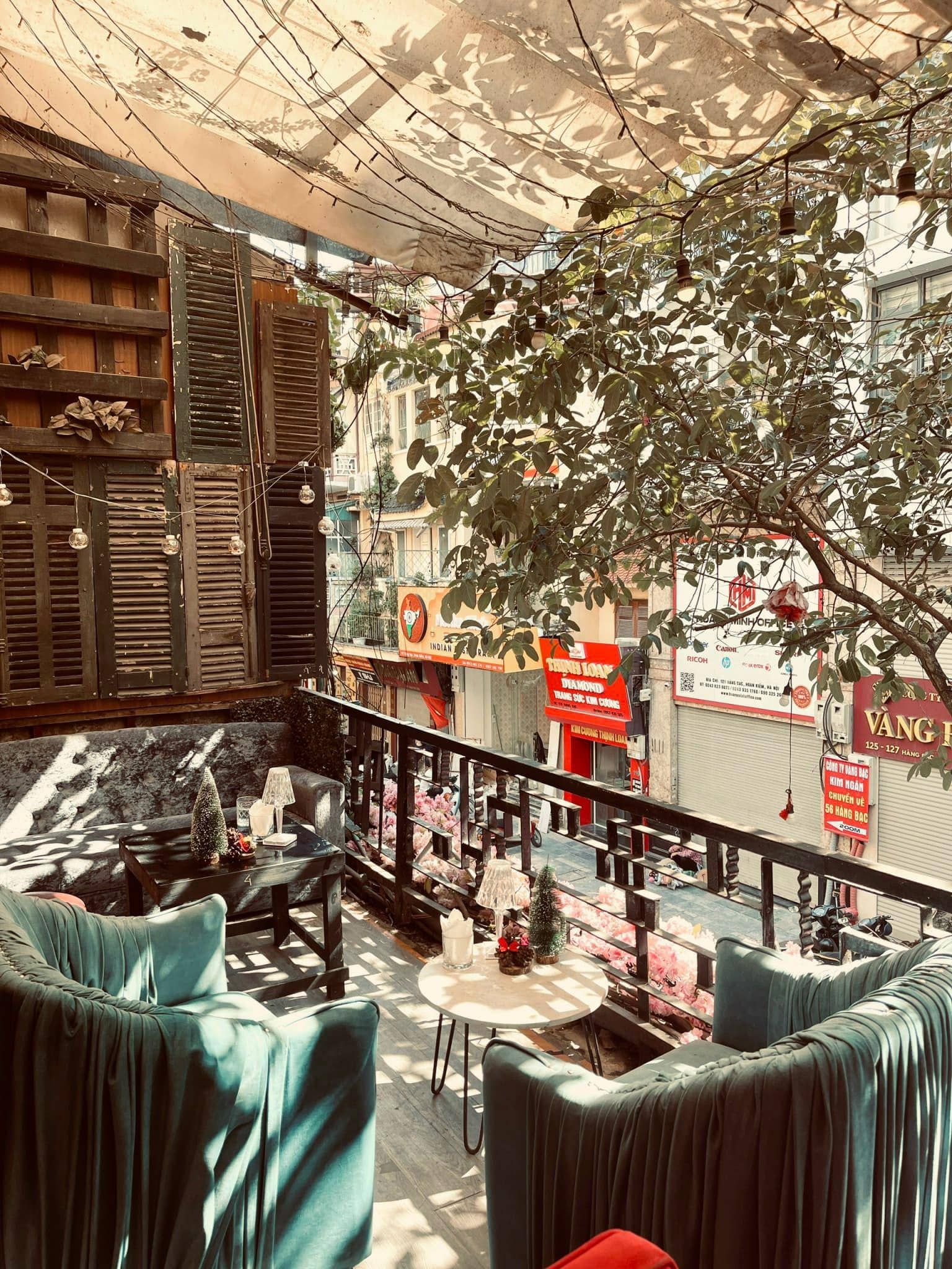 Peaky Blinders Coffee & Cocktail - 94 Hàng Bạc