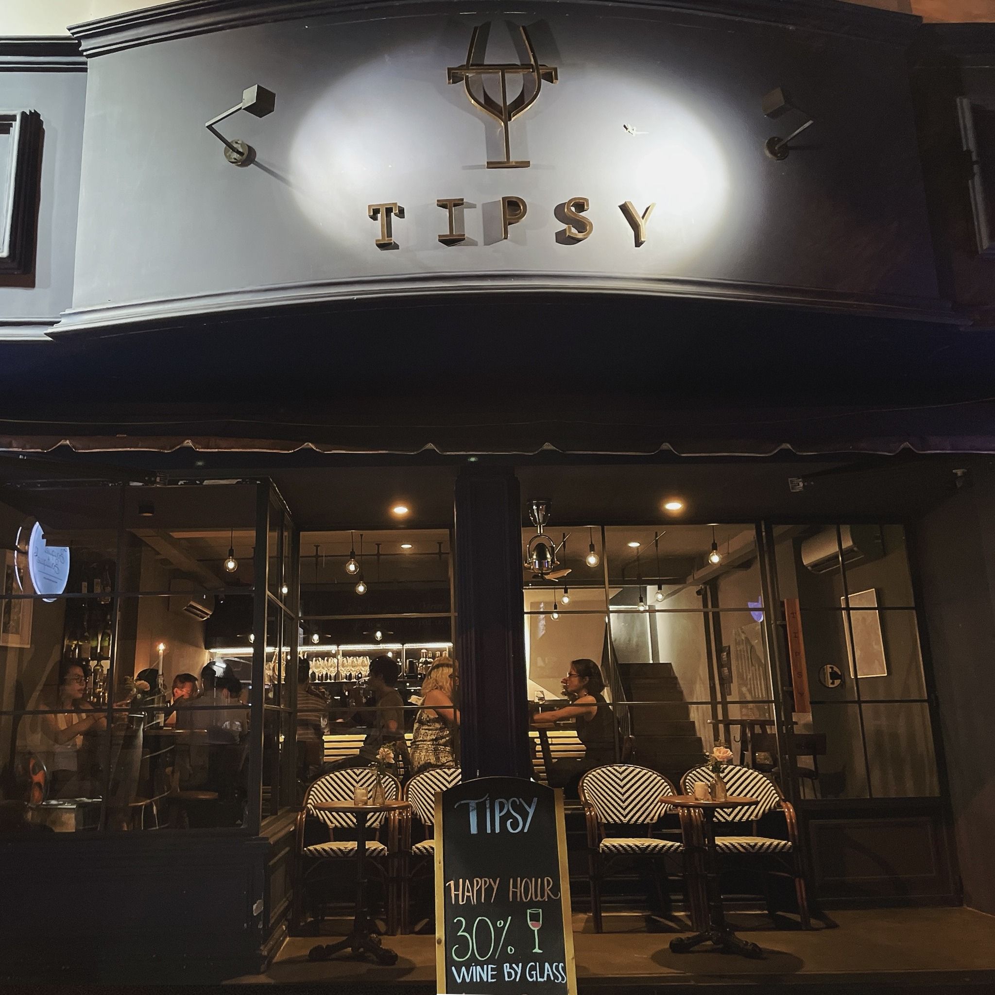 Tipsyy - Ngõ 100 Minh Cầu