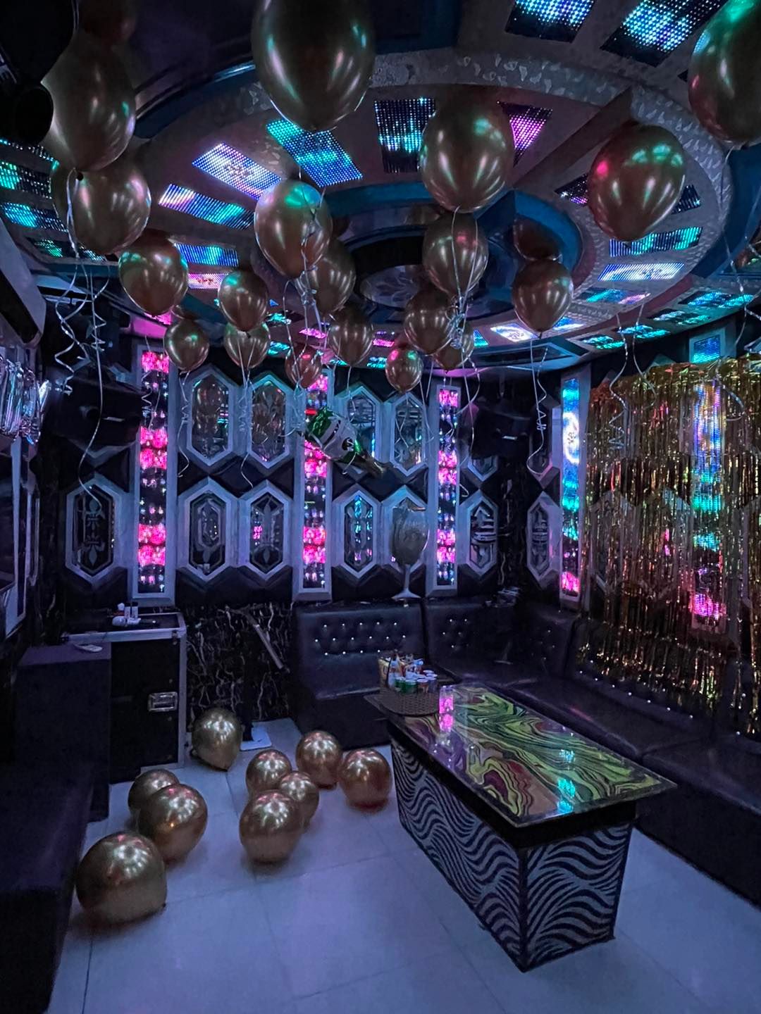 Karaoke Hương Xưa - 876B Tạ Quang Bửu