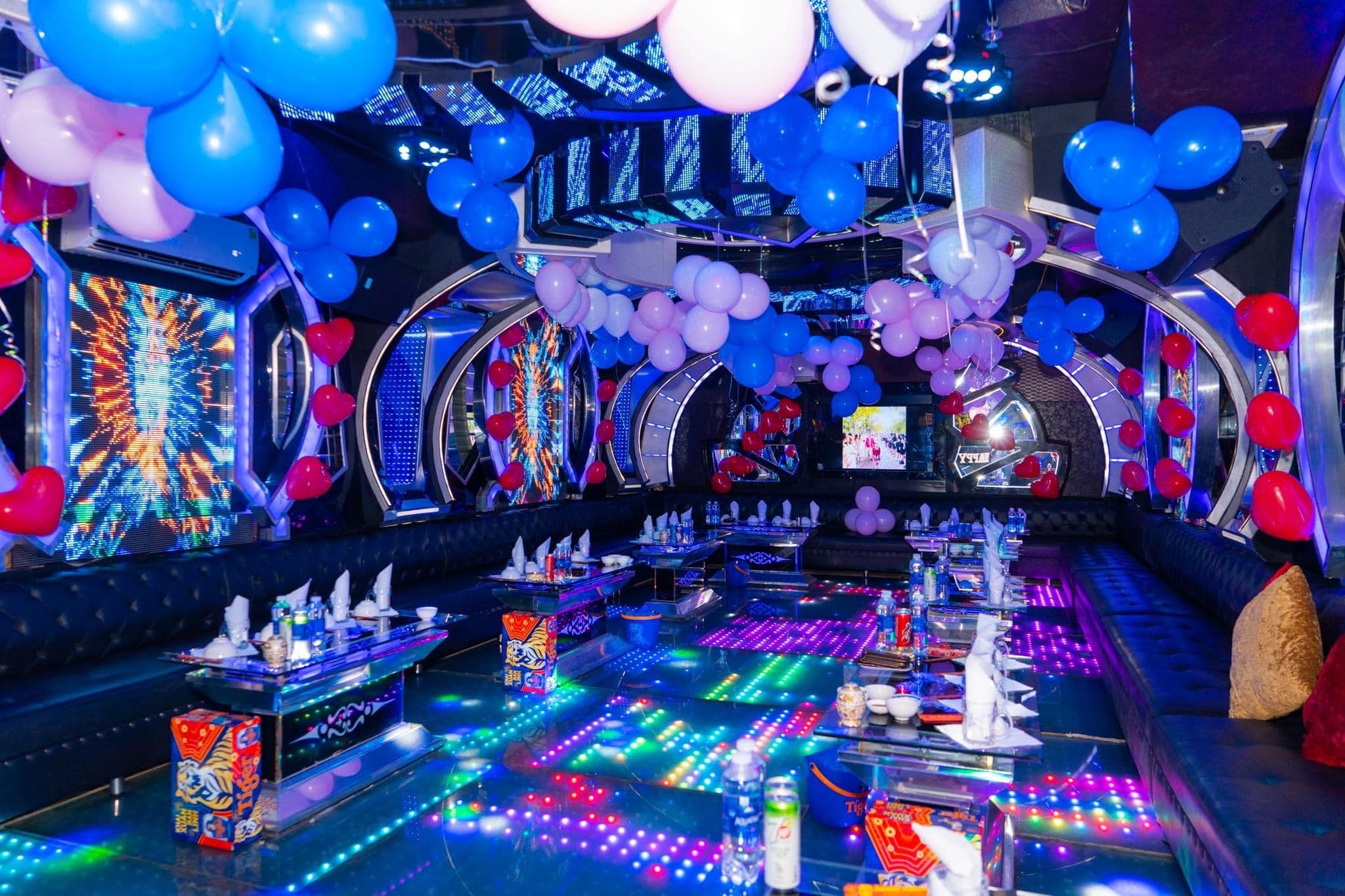 Karaoke Lucky Star - 346 Phan Văn Trị