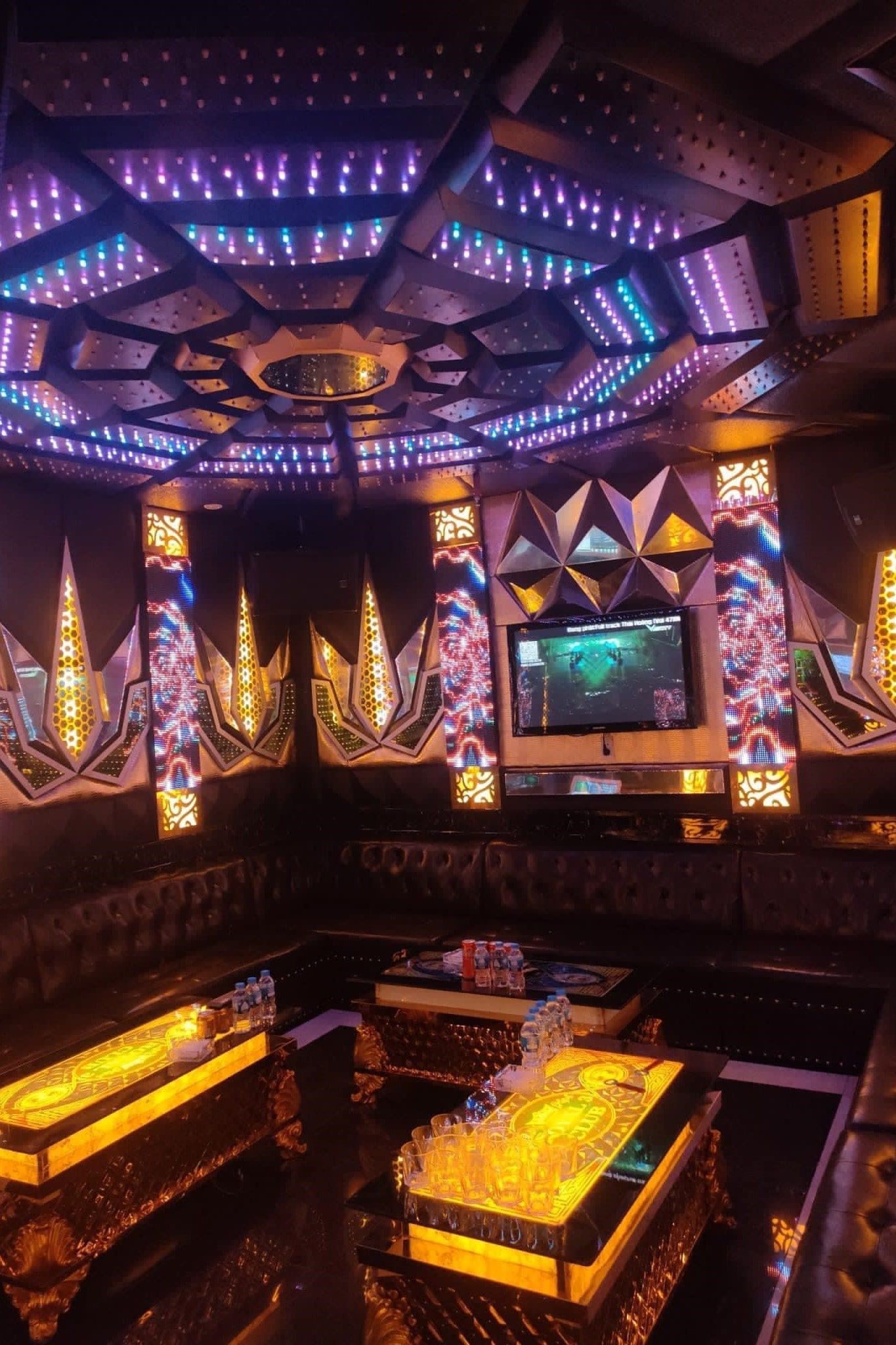 Karaoke Hoàng Gia 03 - 3 Nguyễn Thị Định