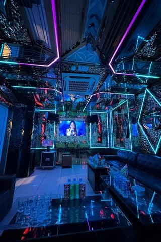 Karaoke Golden Crown - 299 Xã Đàn