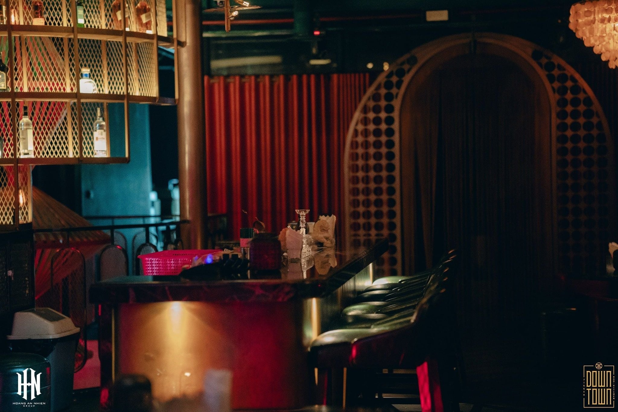 Downtown Bar - 46 Mã Mây