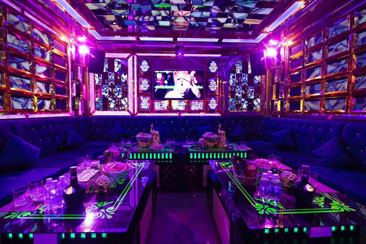 Karaoke The Lux - 186 - 188 Lê Lai