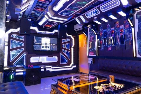 Karaoke Queen Star - 378 Nguyễn Văn Lượng