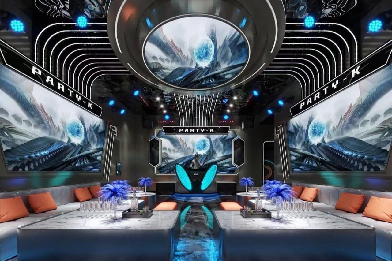 Karaoke HELLO KTV - 155 Hoàng Hoa Thám