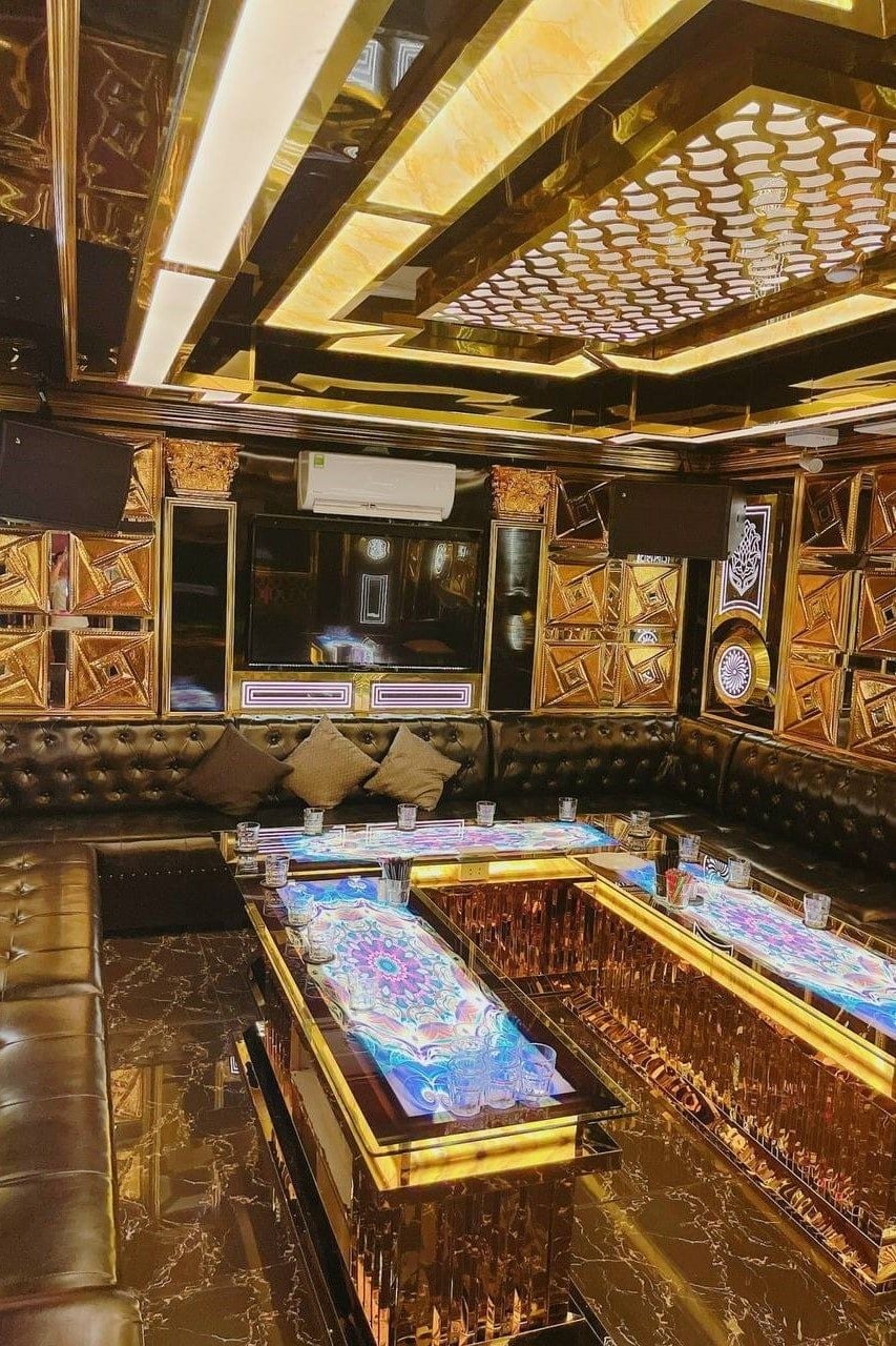 Karaoke Luxury - 21 Bùi Thị Xuân