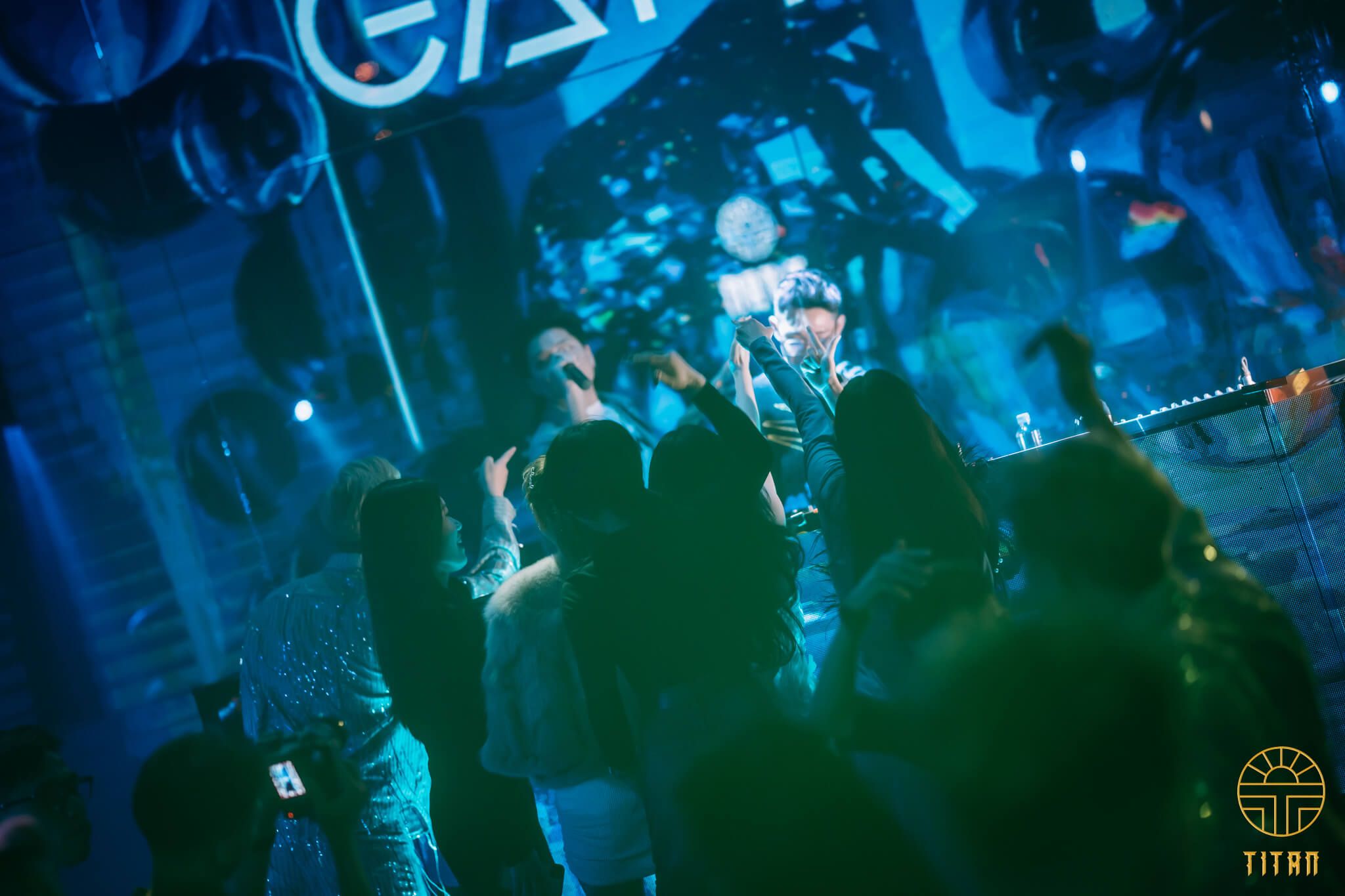 Titan Lounge - 39C Hai Bà Trưng