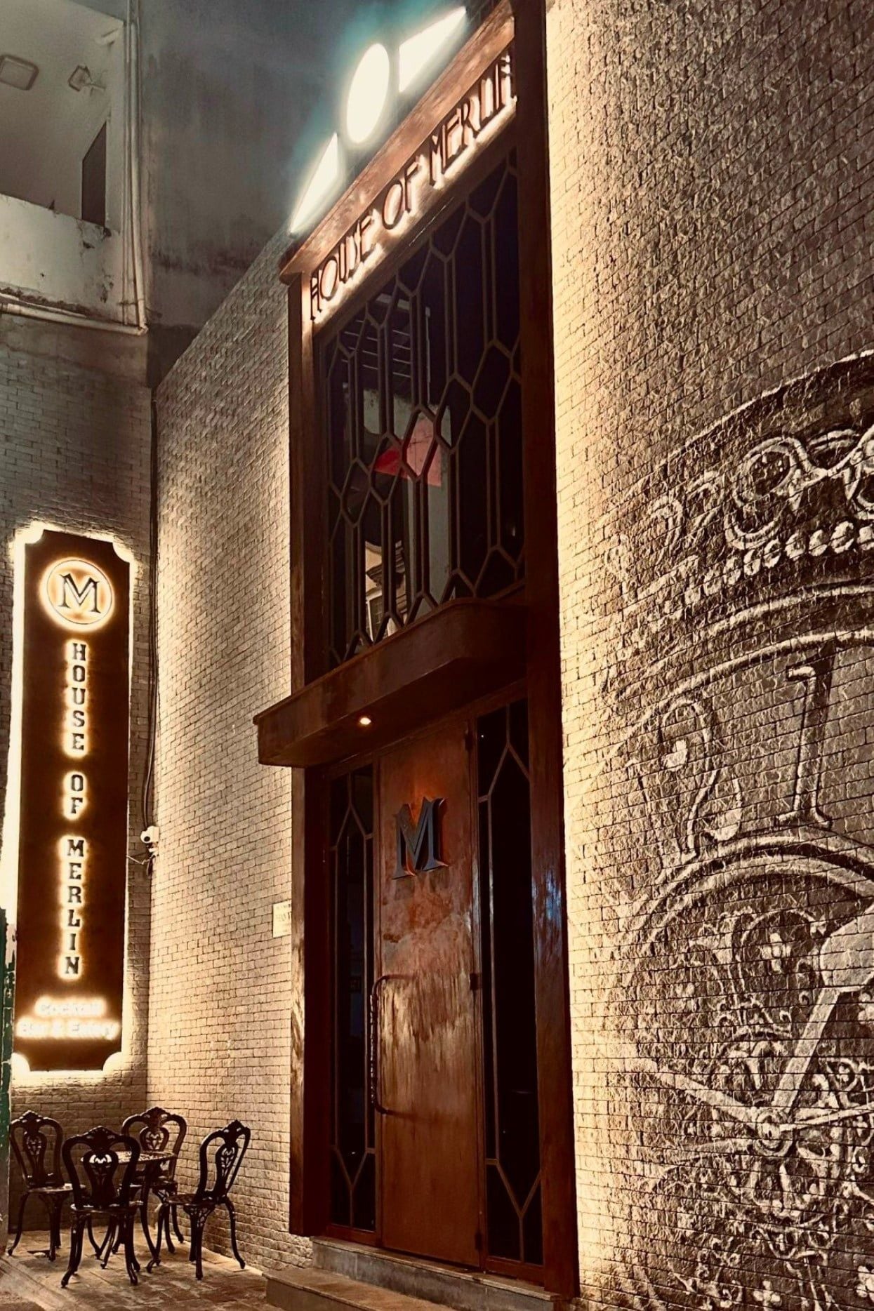 Hầm Rượu ROMA - 108 Nguyễn Văn Khối