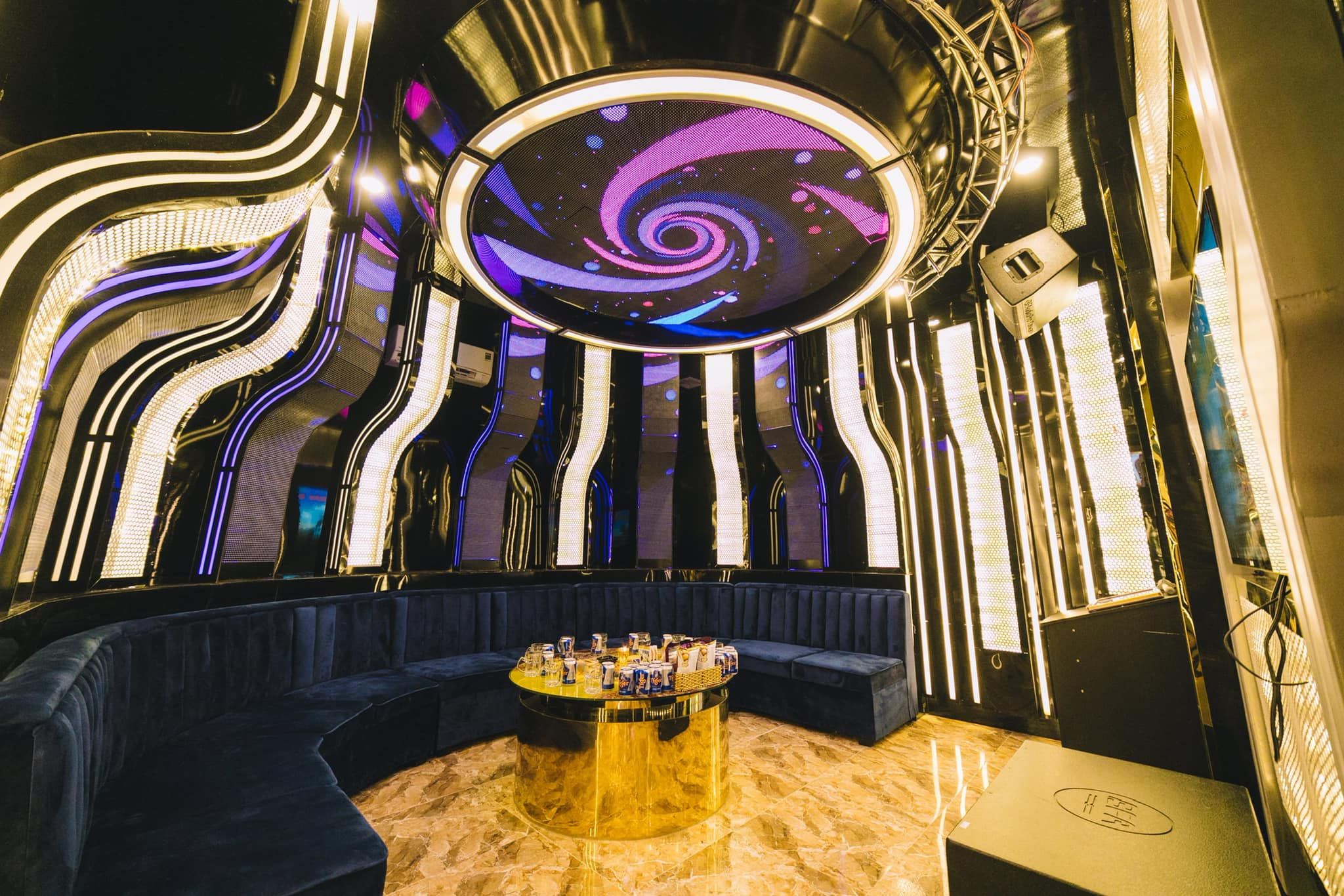 Karaoke Nữ Hoàng - 26 Kim Đồng