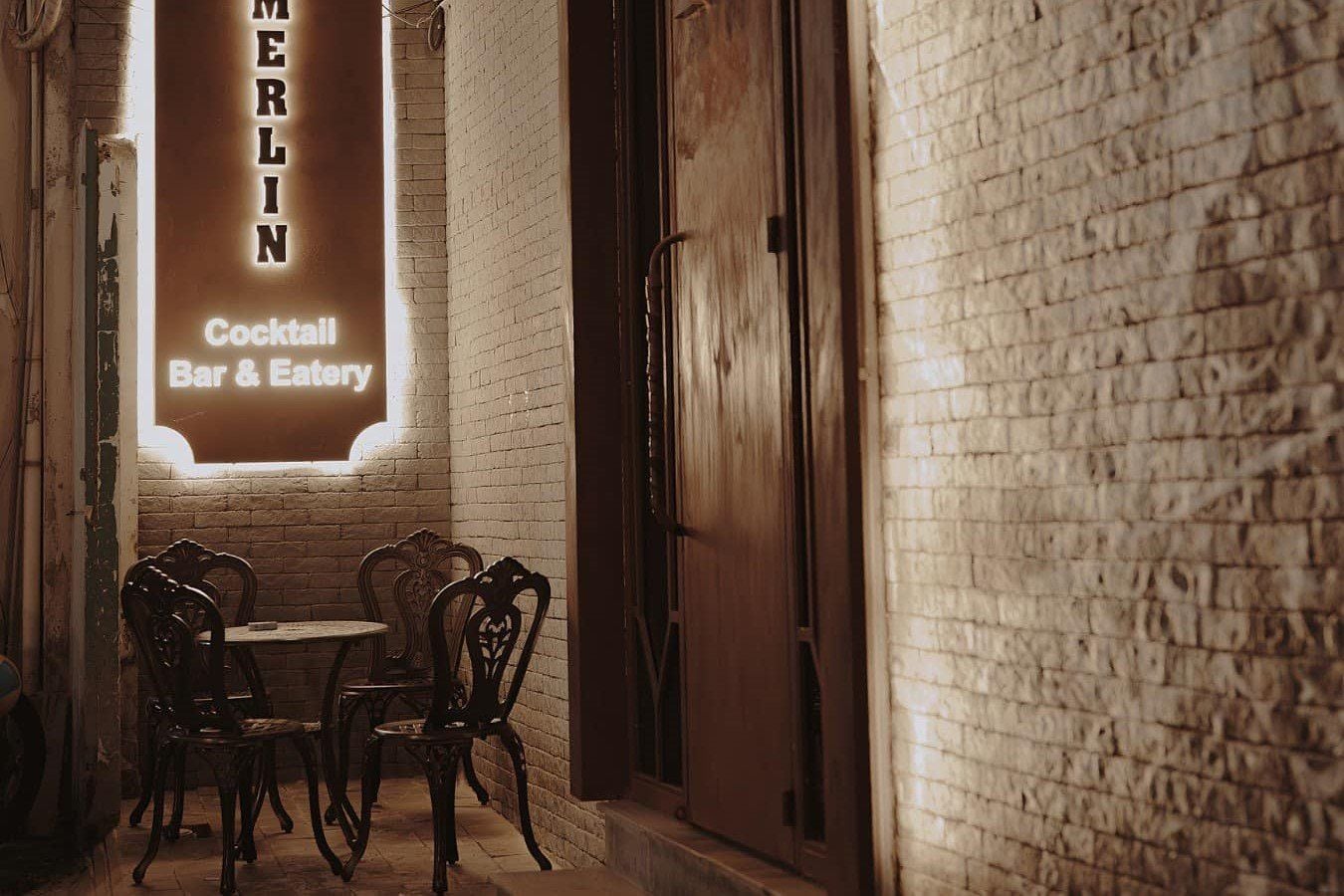 House of Merlin - Cocktail Bar & Eatery - 178/1 Pasteur