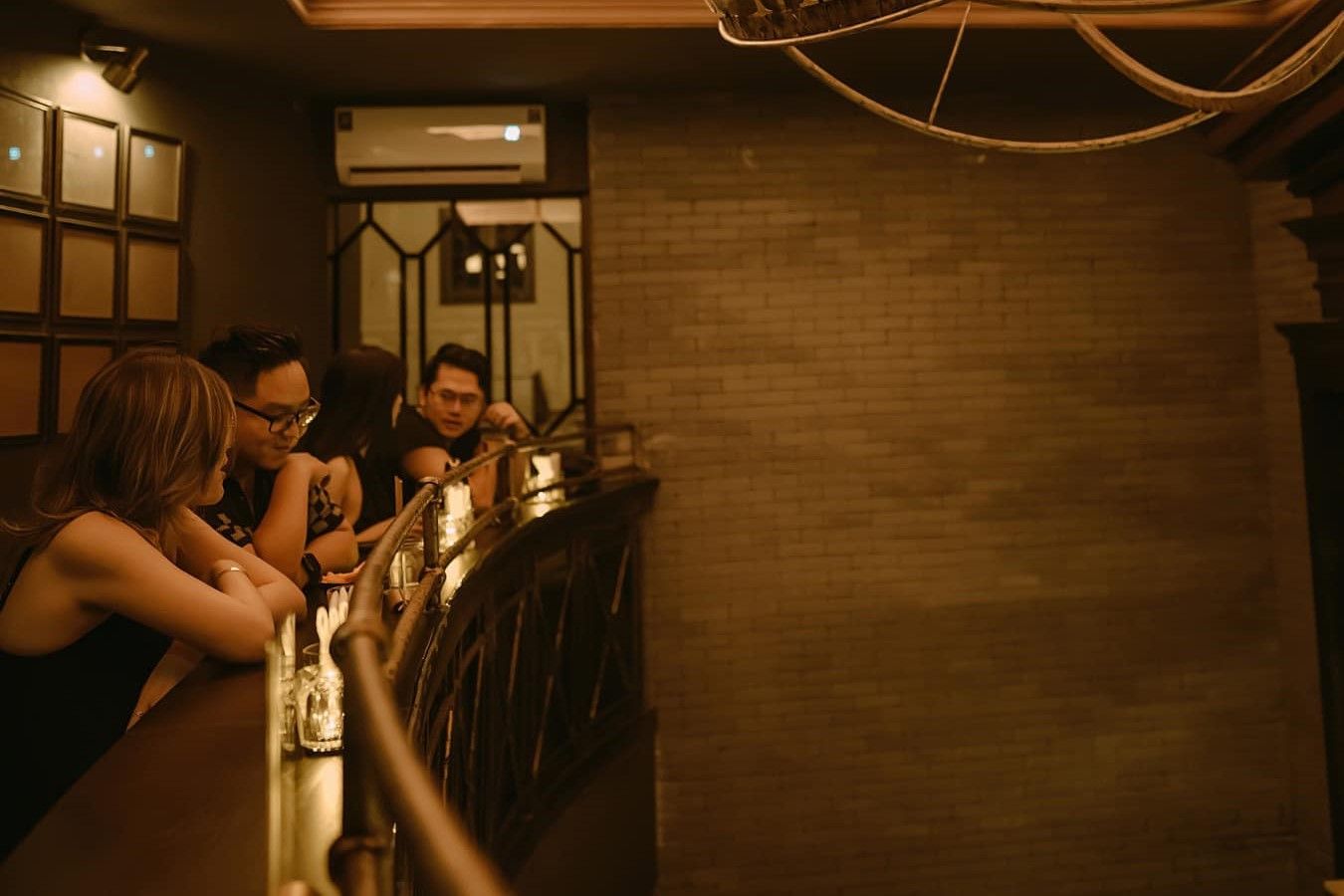 House of Merlin - Cocktail Bar & Eatery - 178/1 Pasteur