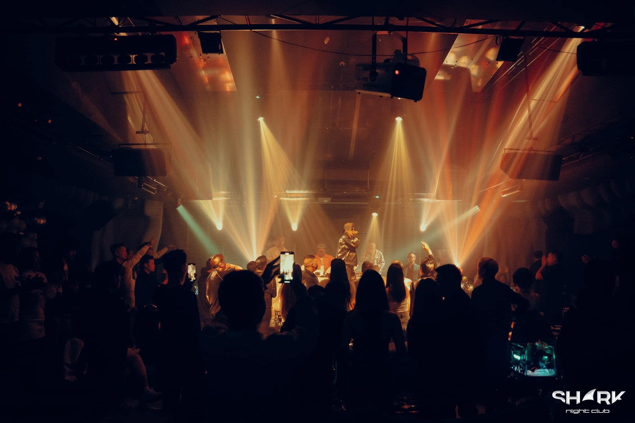 Shark Club - 21 Tràng Tiền