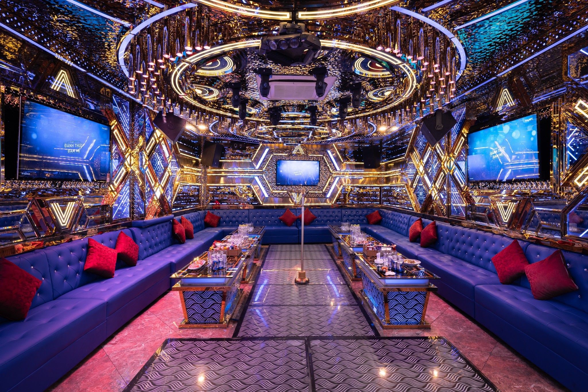 Karaoke Hoàng Đế Caesars - 64 Trần Não