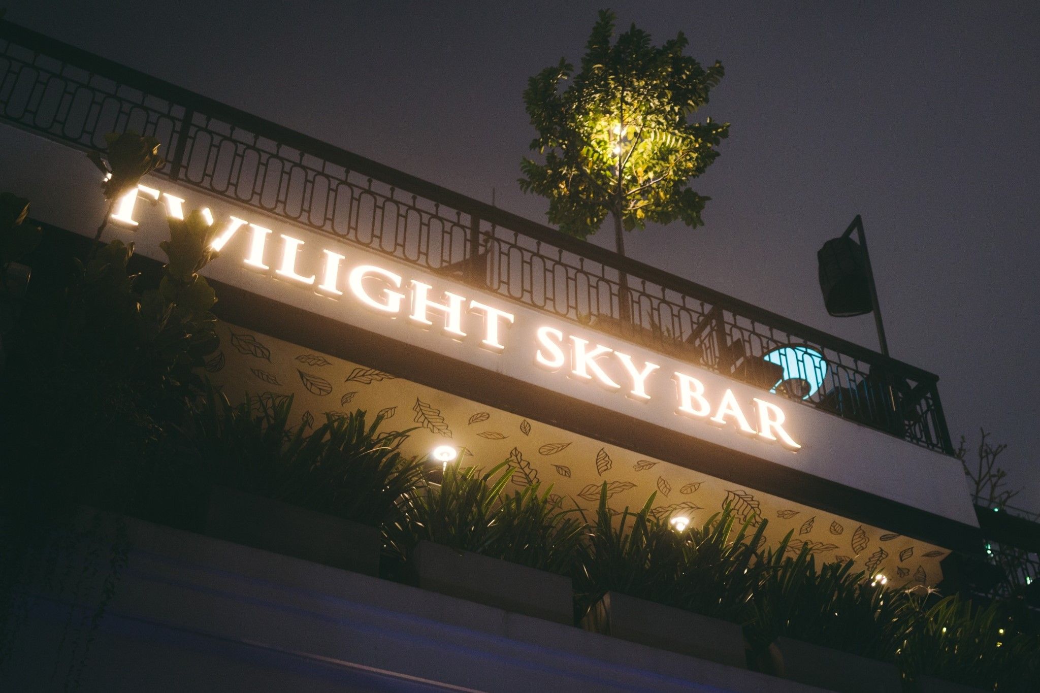 Twilight Sky Bar - 180-188 Lý Tự Trọng