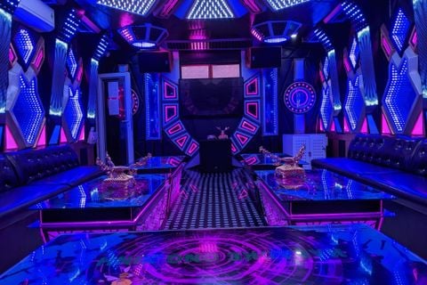 Karaoke Ong Xinh - 22 Phổ Quang