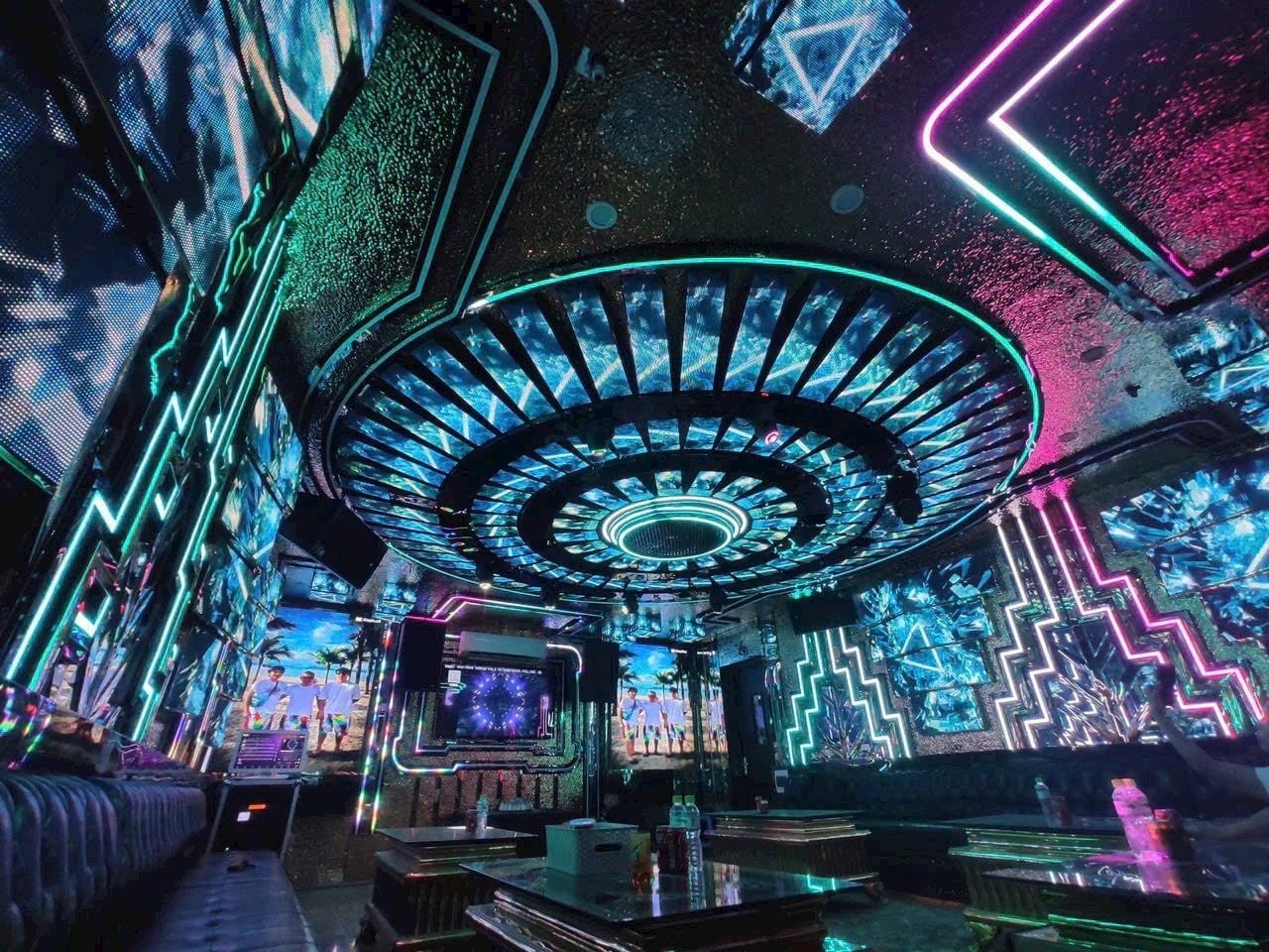 Karaoke Vertu - 306 Trần Khát Chân