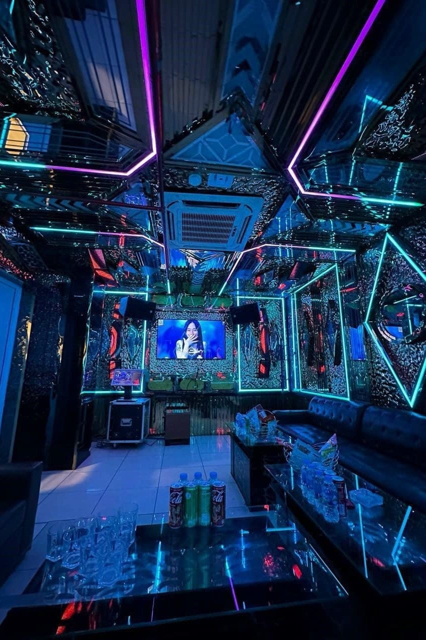 Karaoke Gold Club - 15 Nam Đồng