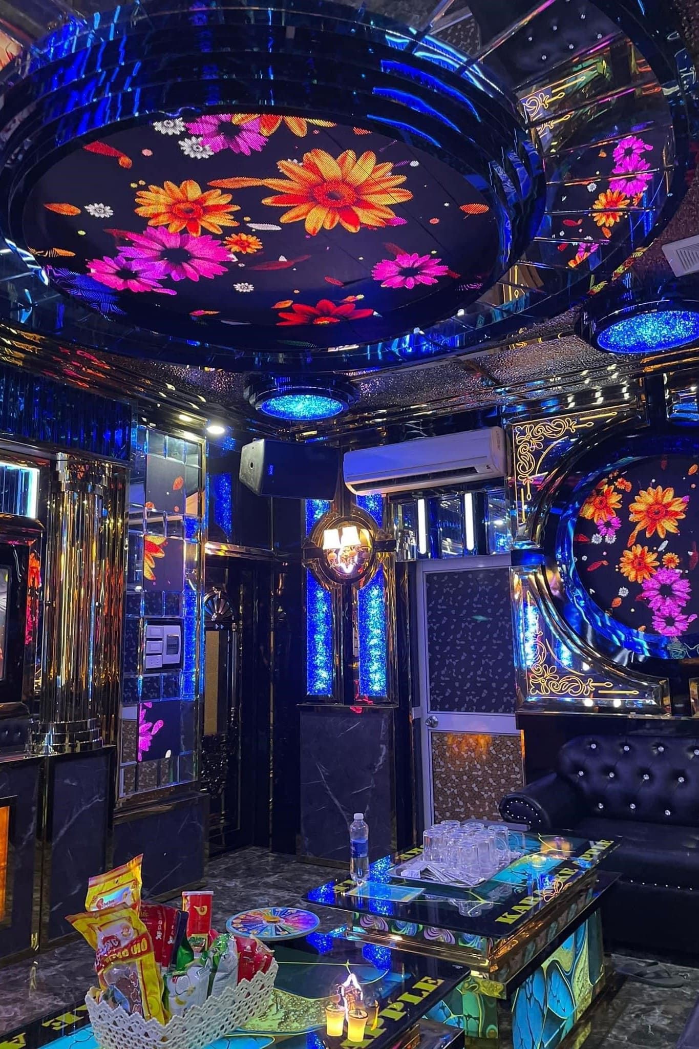 Karaoke Apple - 70 Huỳnh Tấn Phát