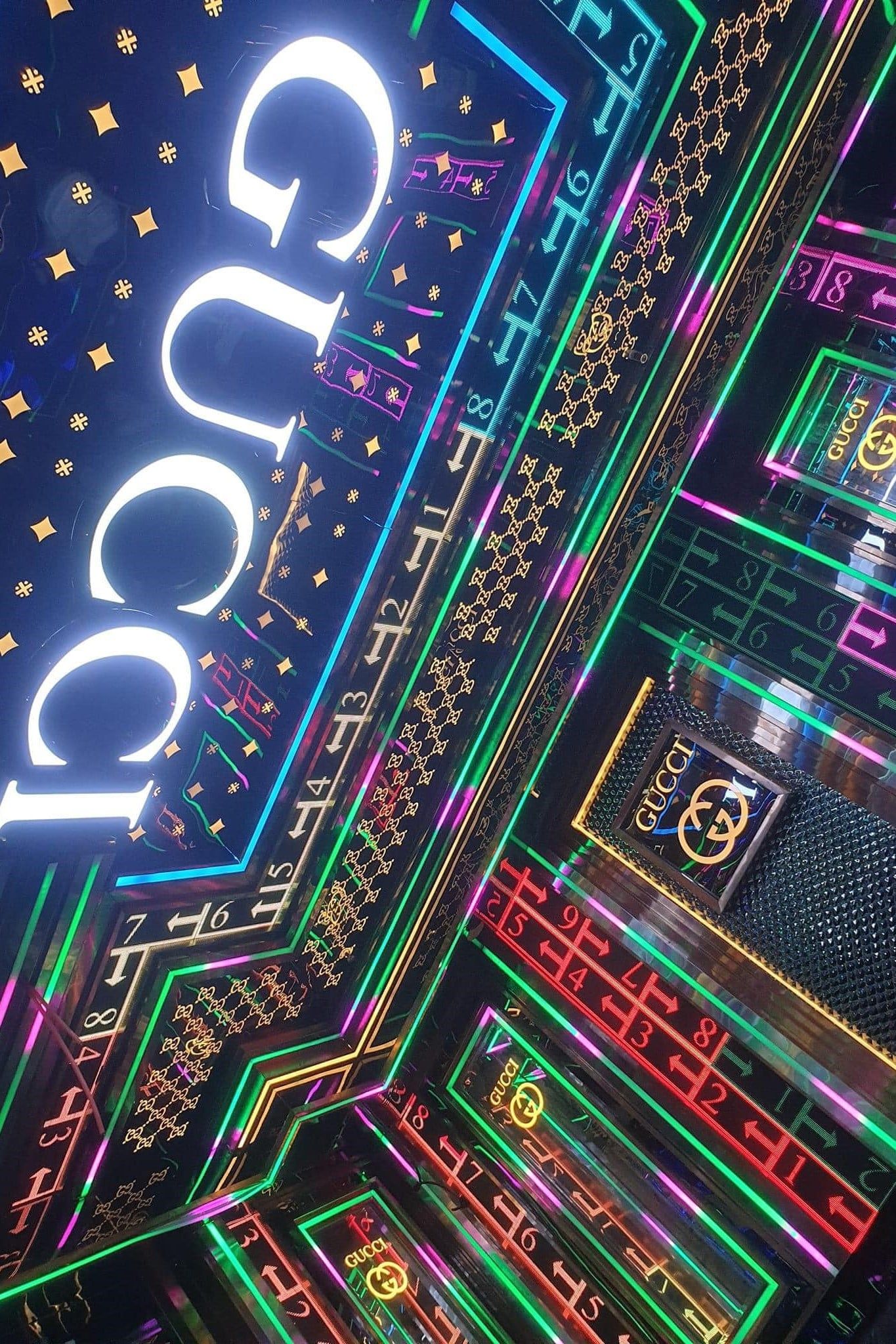 Karaoke Hương Giang Club - 79 Thái Thịnh