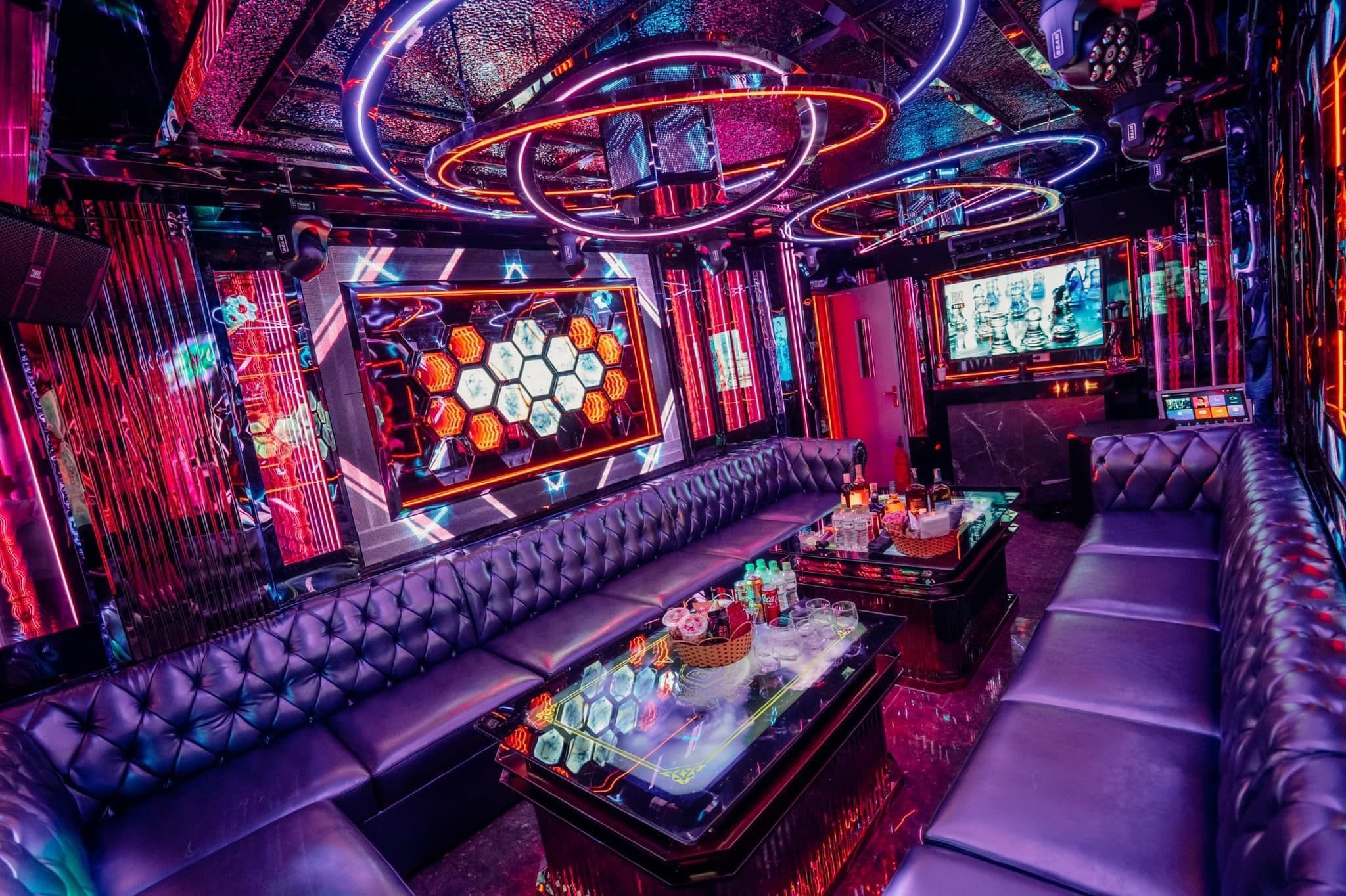 Karaoke 2168 - 476B Trần Hưng Đạo