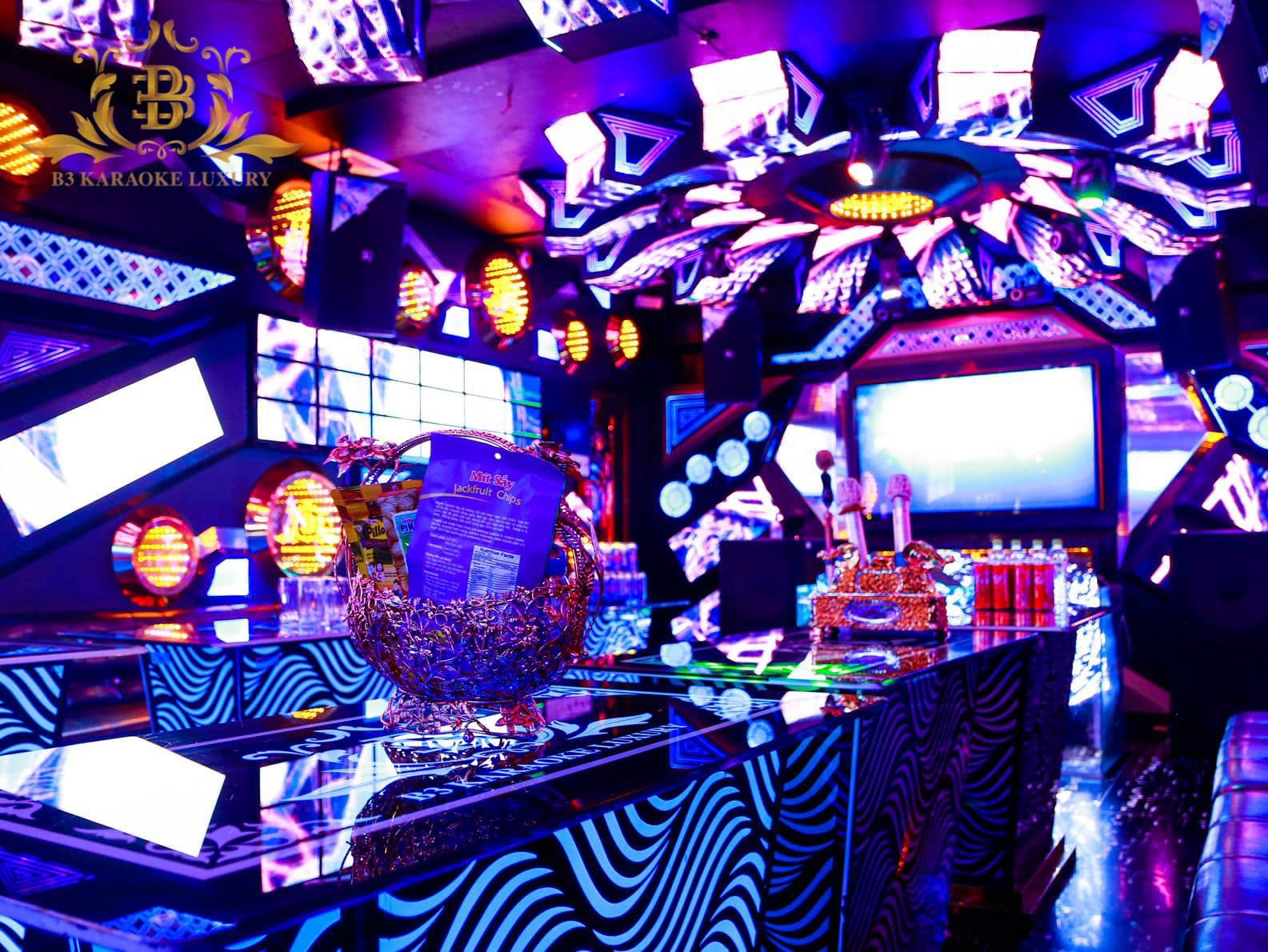 Karaoke Luxury - 215 Tăng Nhơn Phú