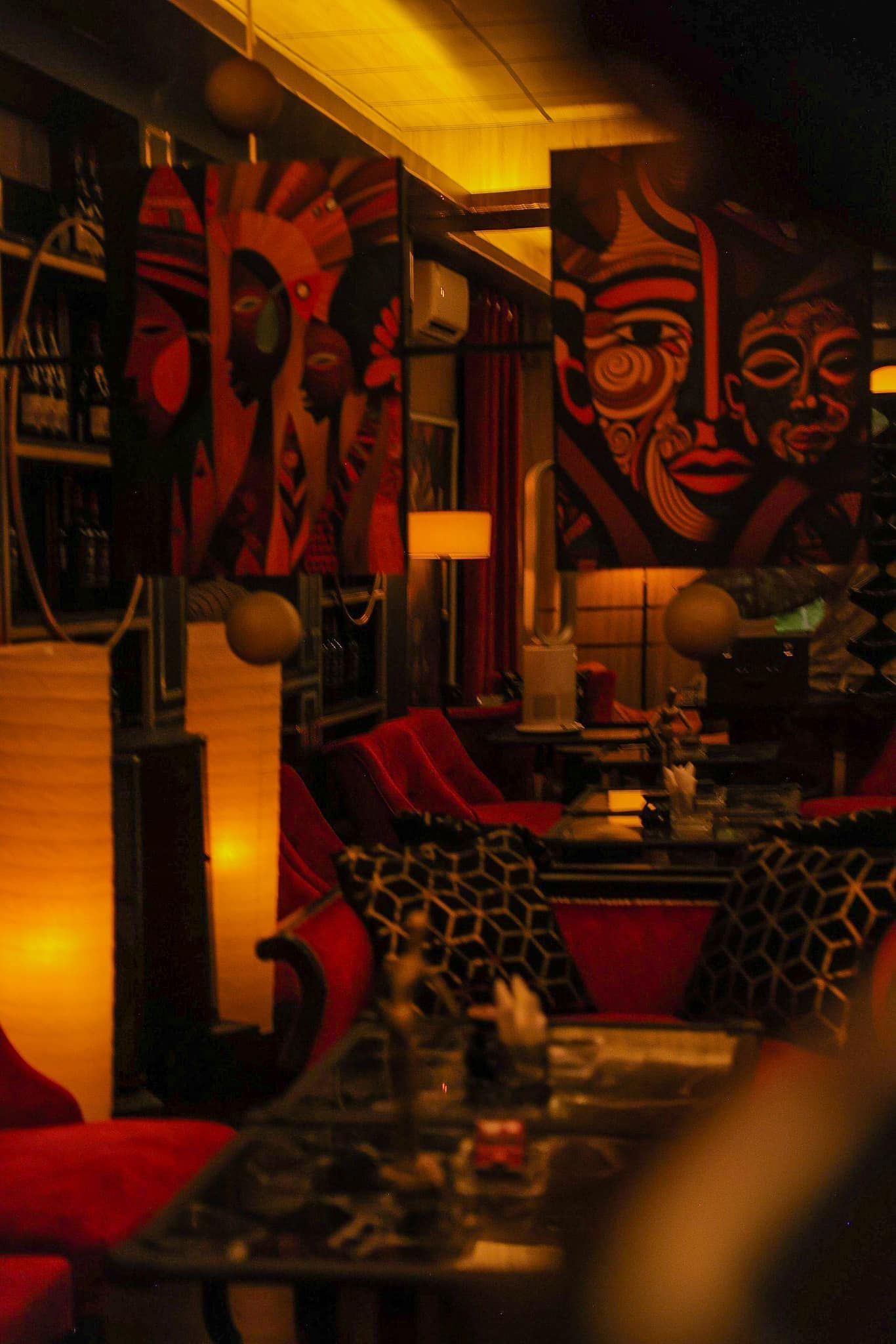 Zaha Lounge Bar - 2 Đô Đốc Long