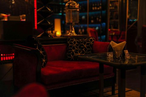 Zaha Lounge Bar - 2 Đô Đốc Long