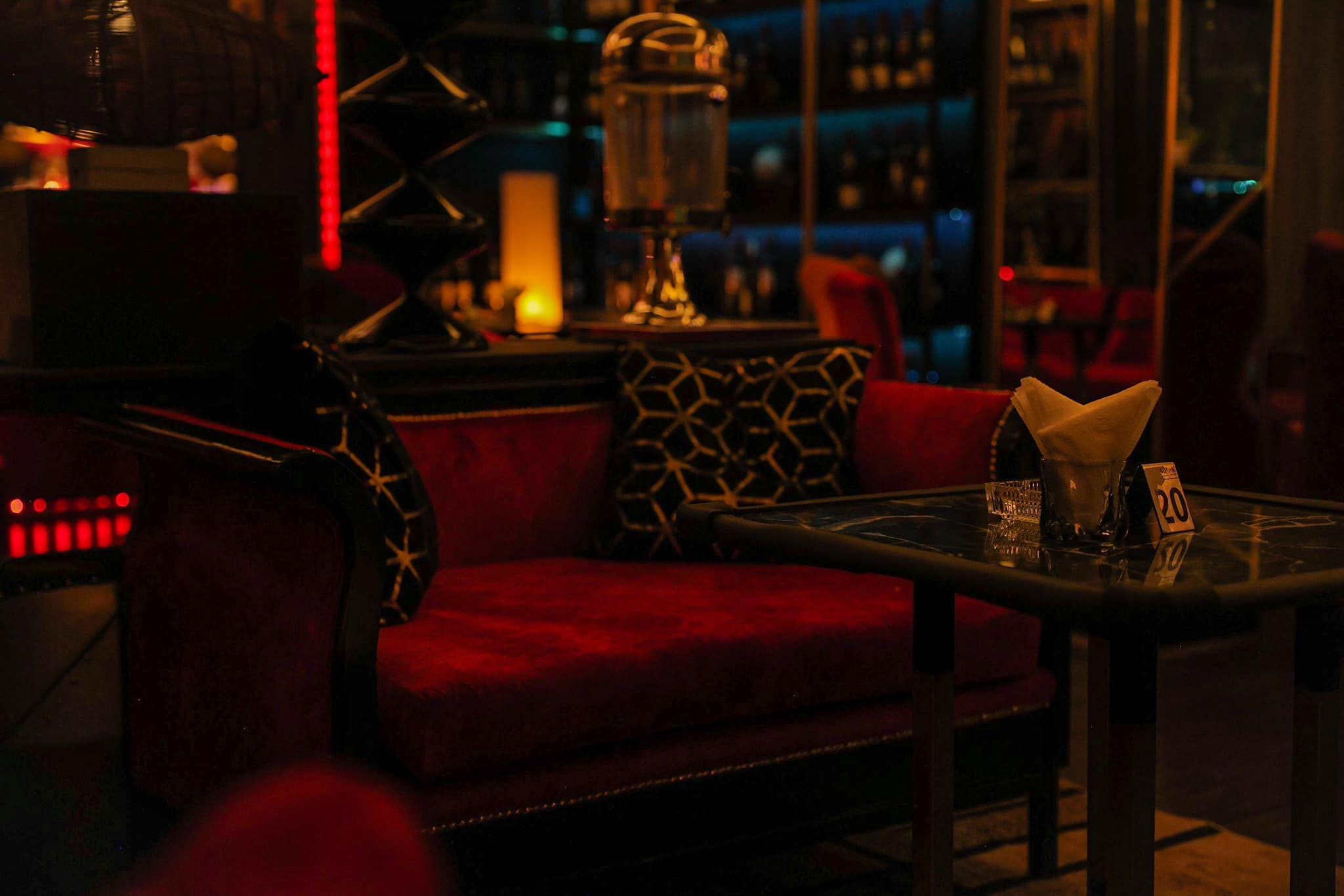 Zaha Lounge Bar - 2 Đô Đốc Long
