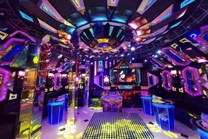 Karaoke Hoa Cỏ May - 236 Vân Côn